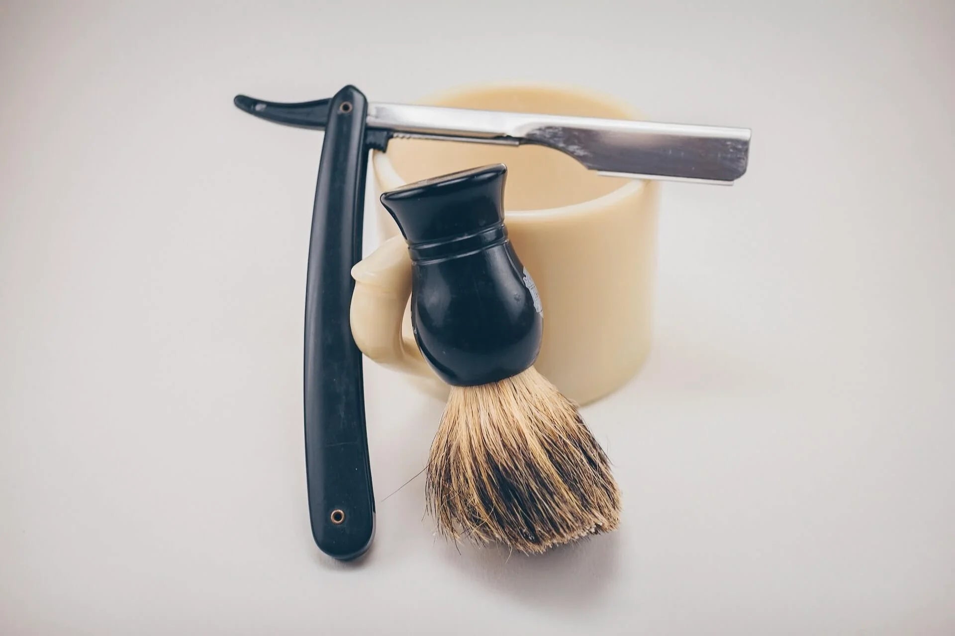 What’s The Difference Between Shaving Cream and Shaving Gel?